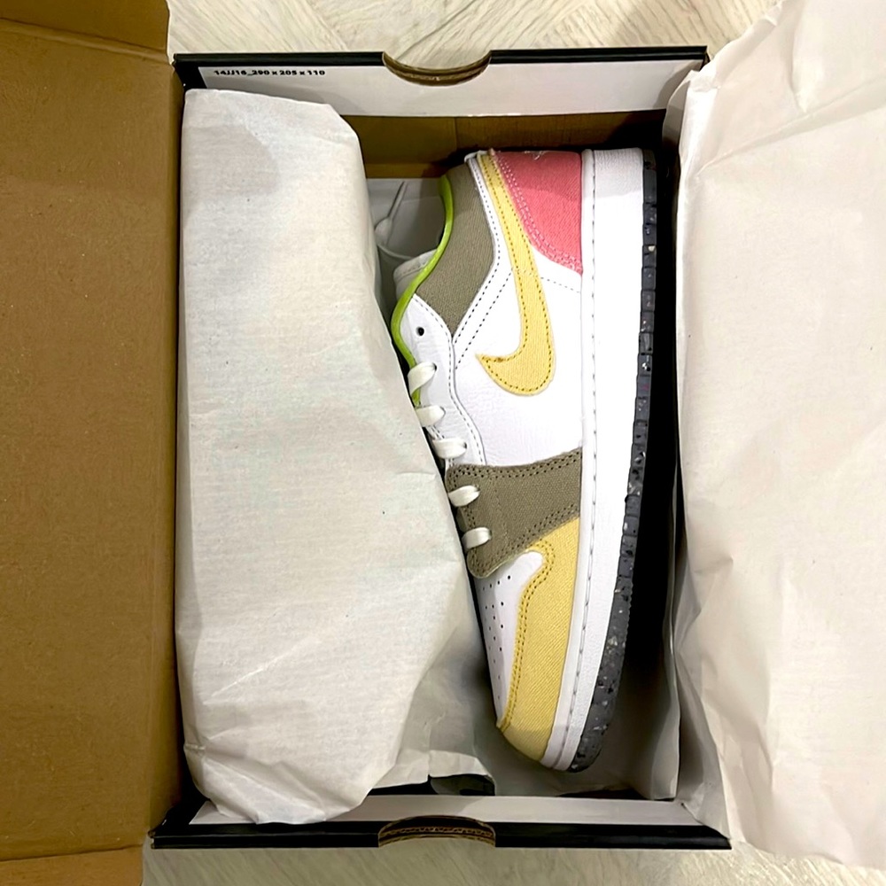Nike Jordan 1 Low (GS) size 6.5y